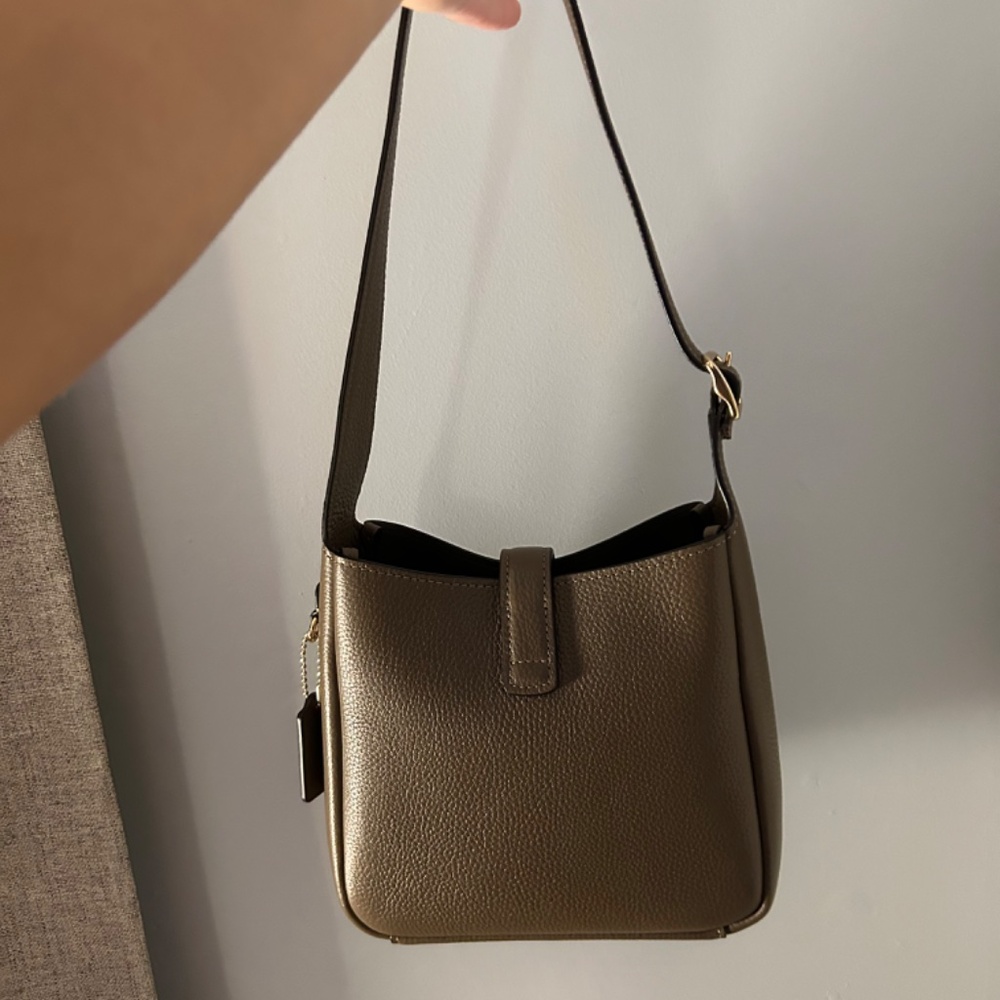 Coach - Picture 3 of 13